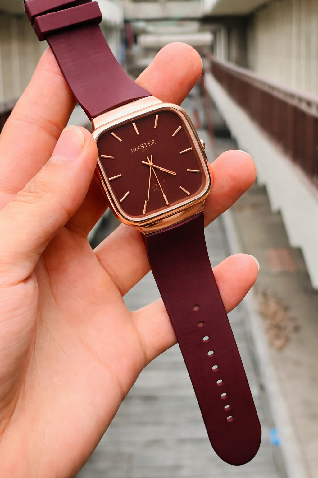 Master Quartz Silicon Strap Watch – Casual & Formal Wear