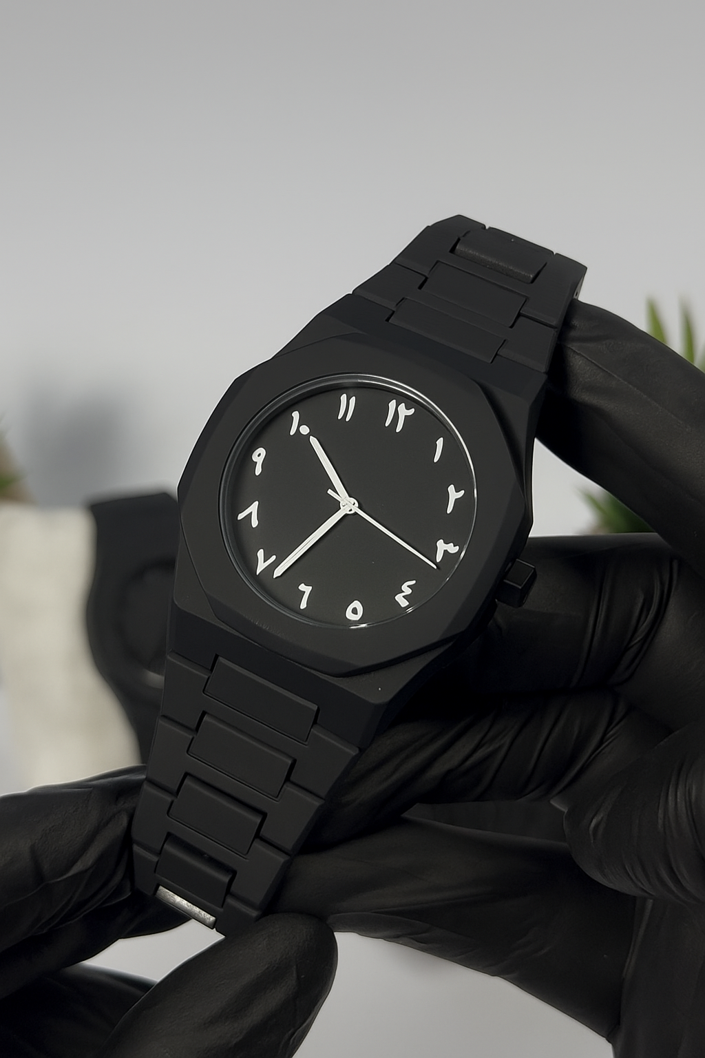 Arabic Aura Black Watch – Modern & Stylish