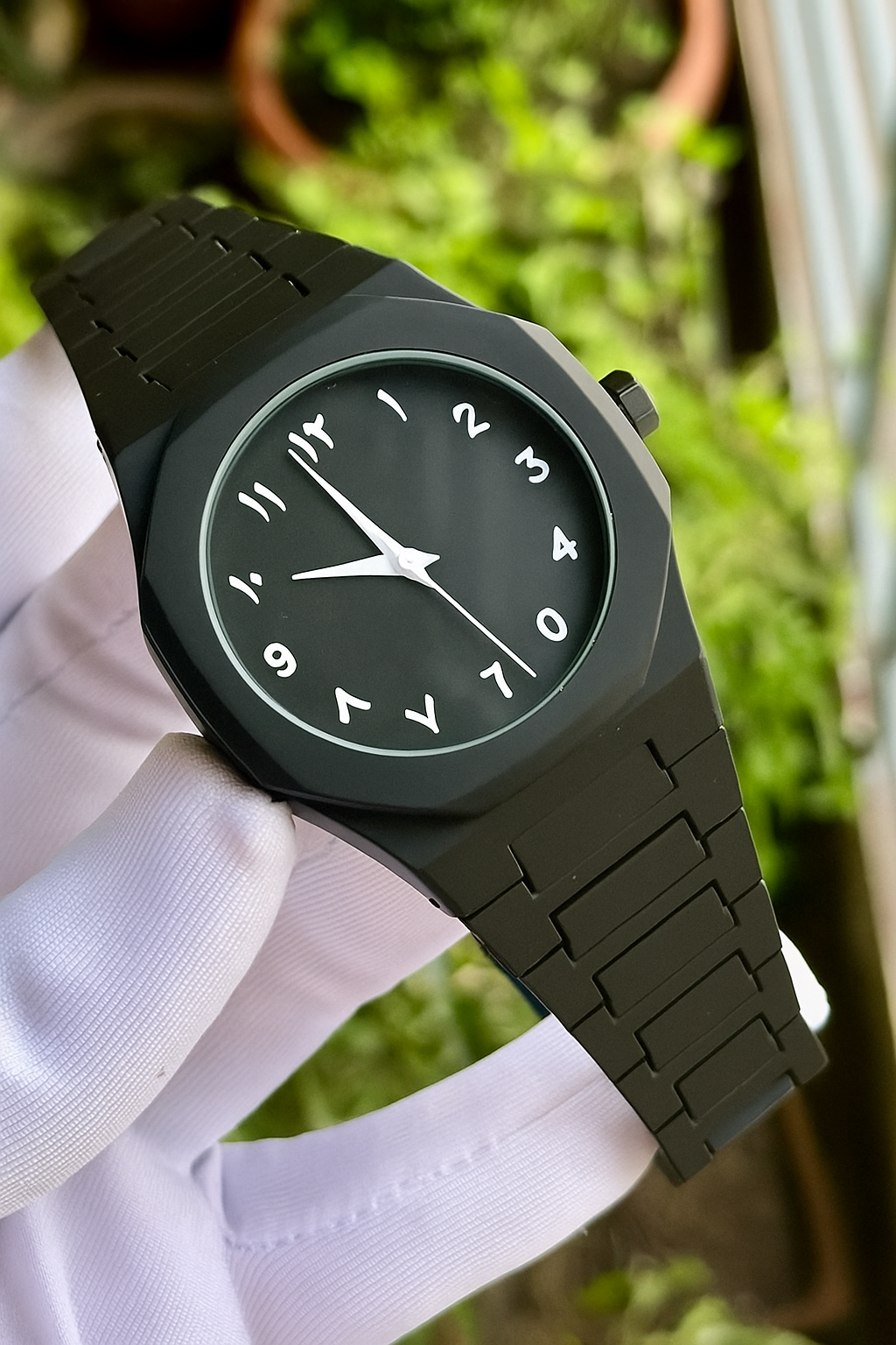 Arabic Aura Black Watch – Modern & Stylish